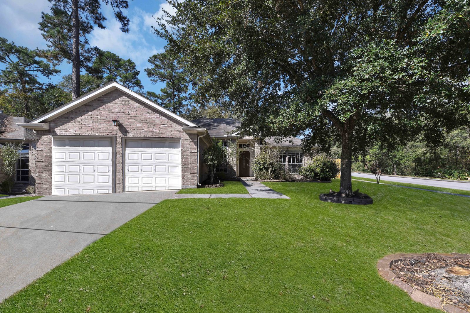 3 Bedroom Rental – 27186 Kings Manor South, Kingwood, TX, 77339